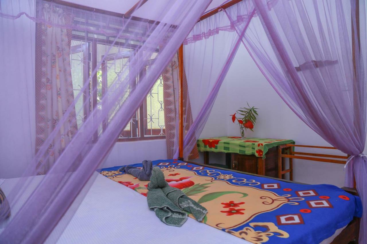 Guesthouse Kind And Love Hikkaduwa Exterior photo