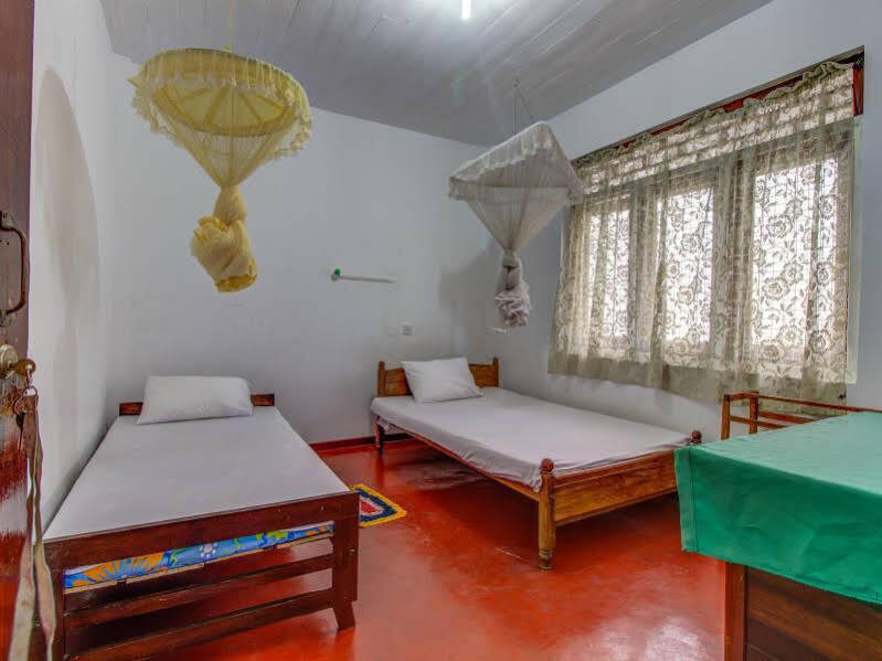 Guesthouse Kind And Love Hikkaduwa Exterior photo